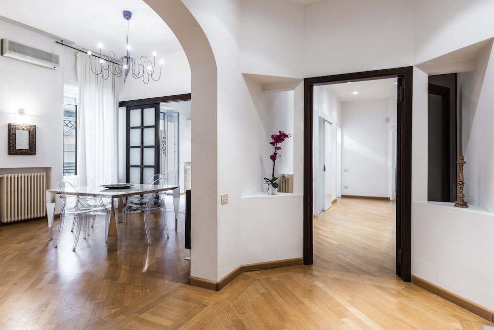 Agata Apartment With Balcony by Wonderful Italy