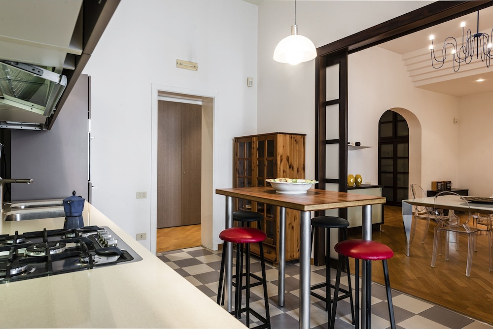 Agata Apartment With Balcony by Wonderful Italy