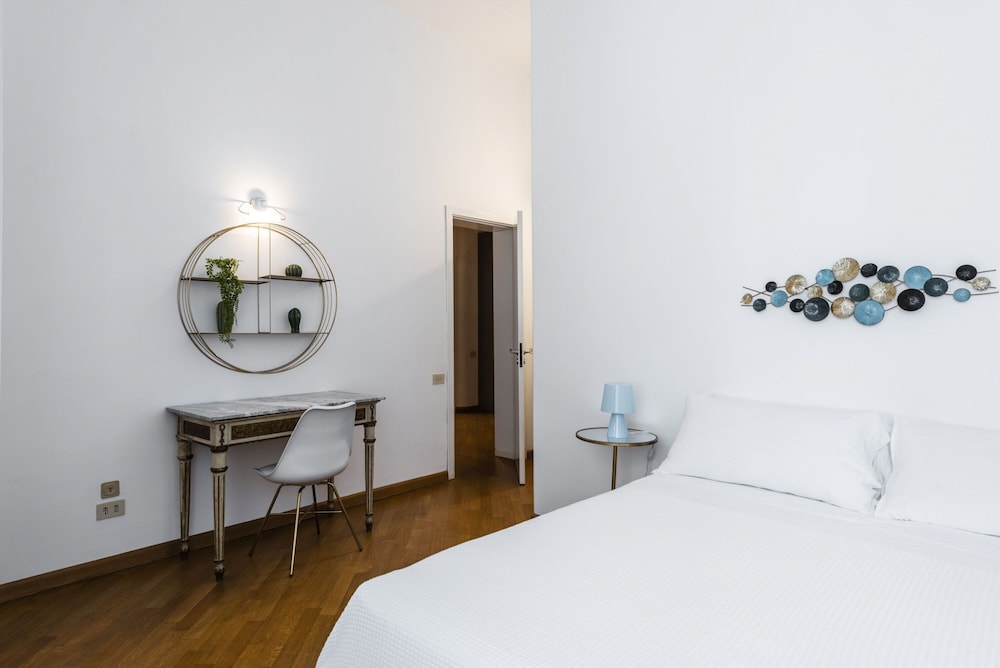 Agata Apartment With Balcony by Wonderful Italy