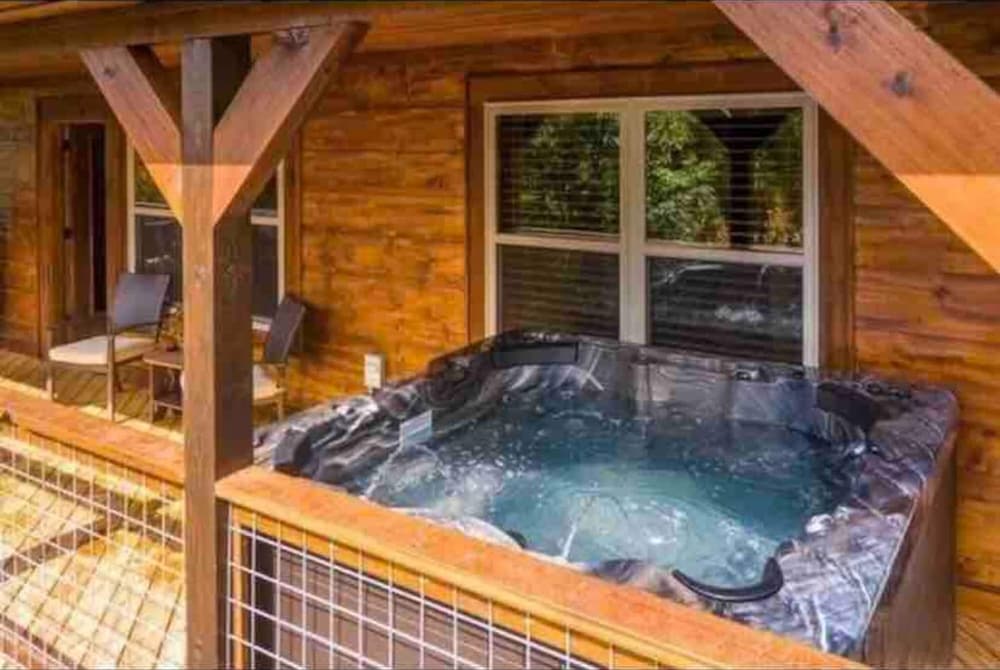 Lux Cabin Mtn Views Flat Parking Dog Friendly