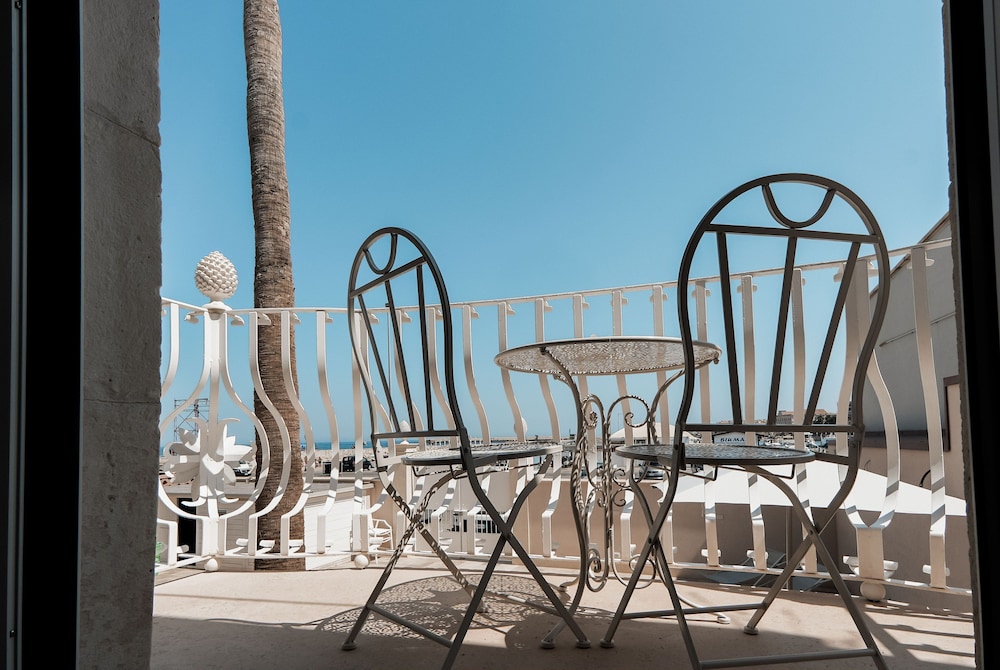 Marina Homes Deluxe 2