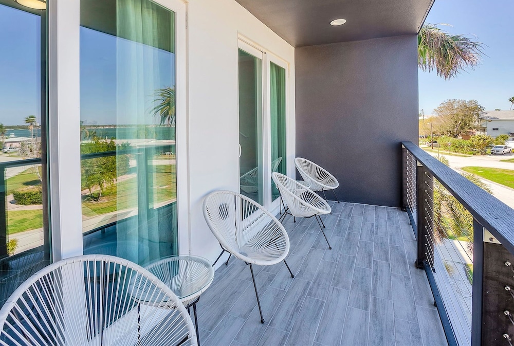 Luxury Pool Home Golf Cart