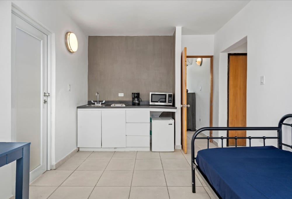 Otium Vacation Rental With Pool Steps From The Beach Parking Pet Friendly