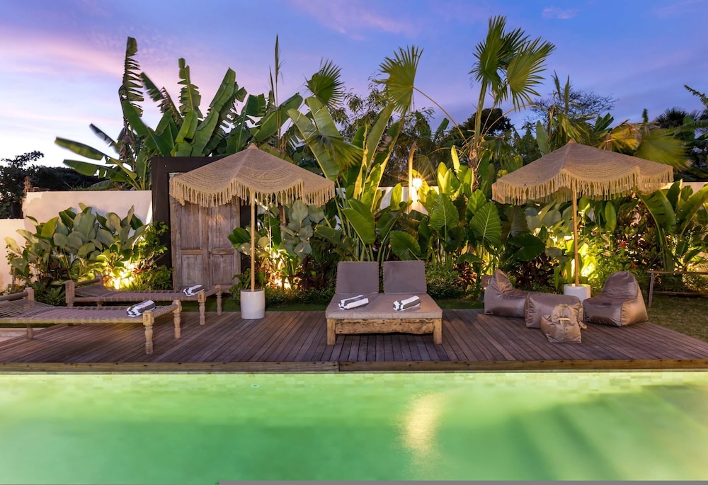 Villa Chempaka by Alfred in Bali - New Luxe Tropical 4BR Dream Villa in Canggu