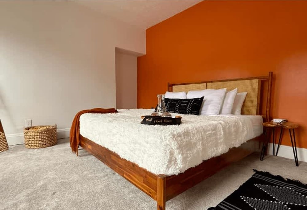 Short North Convention King Bed Free Parking
