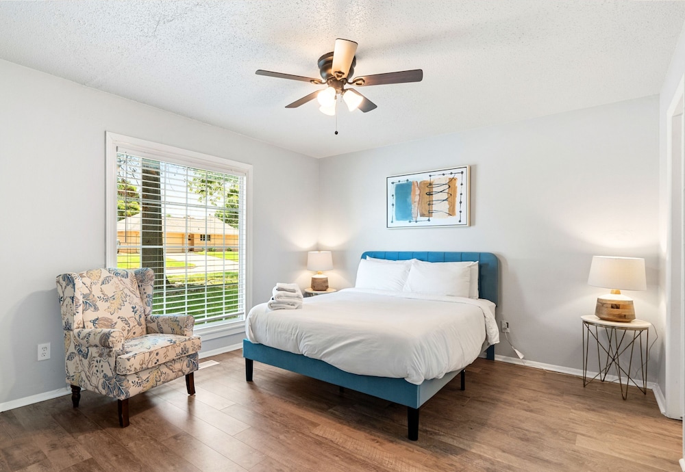 Spacious Retreat 8 Bedroom River