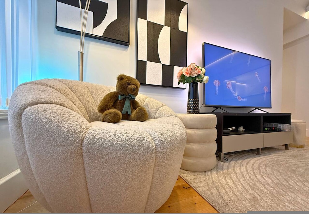 Cosy Mayfair Hideout on Prestigious Street