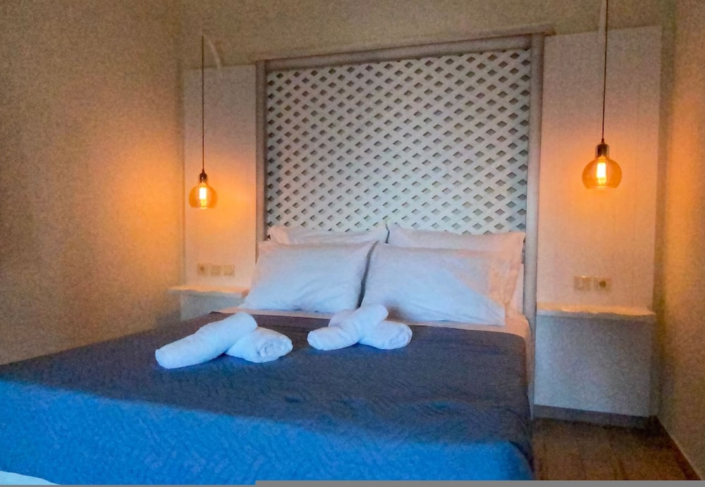 Michail Suites Afiartis Vatha