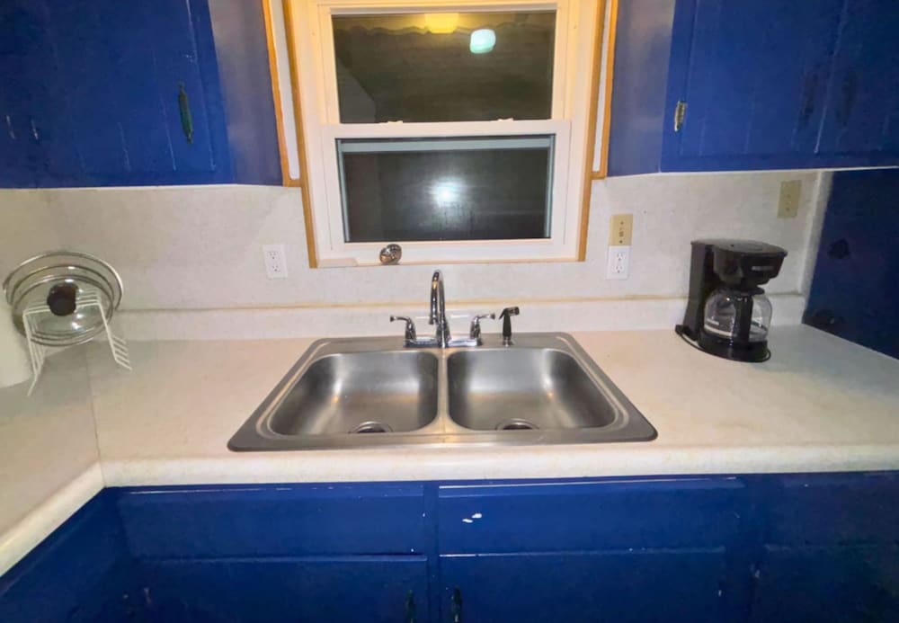 Retro 1BR Near Downtown Quiet Comfy Stay