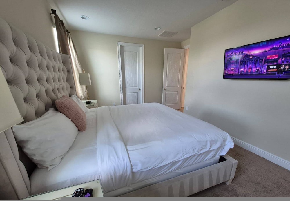 6BR 5BA w Private Pool Spa Near Disney