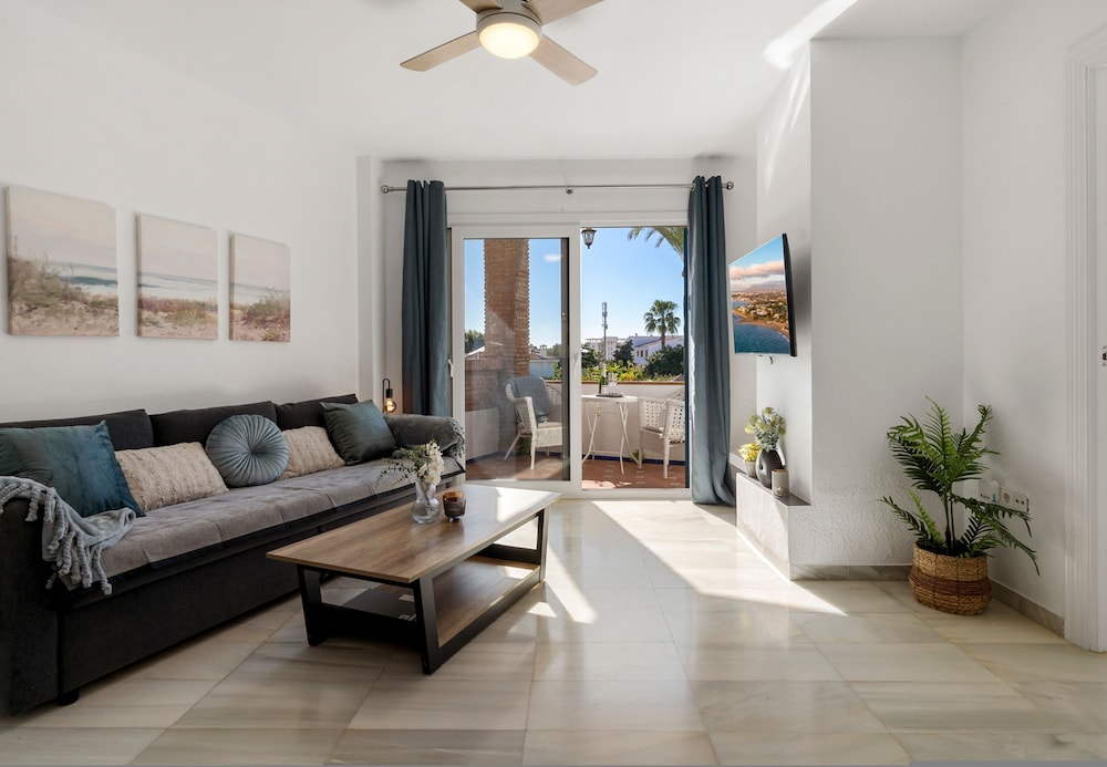 Blue Pearl Apartment Old Town Fuengirola Ref 24 by Costarentals - Ref 24