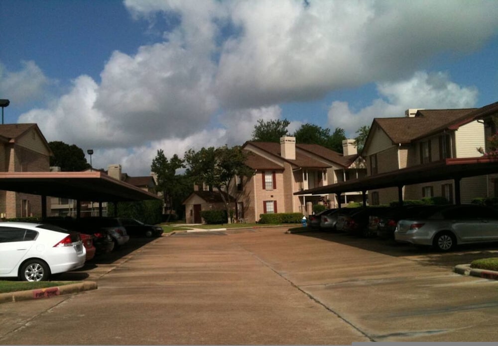 Quiet Stylish Retreat - Near NRG at TX MED Cntr