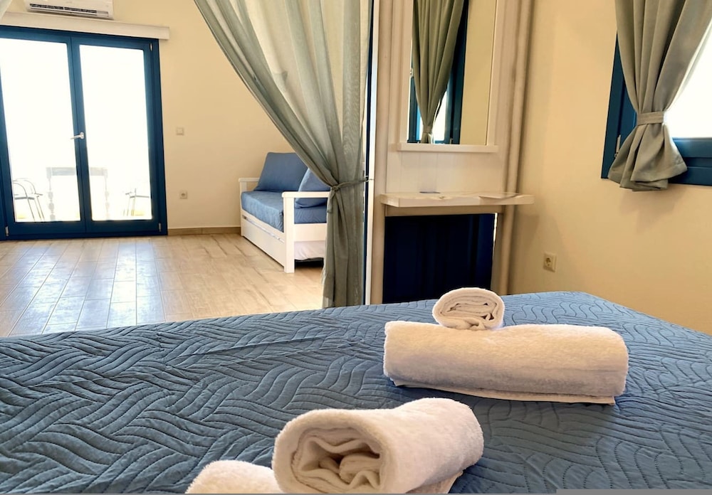 Michail Suites Afiartis Araki