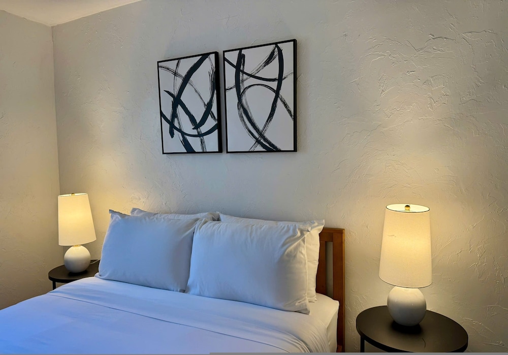 Fully-furnished Studio With Rustic Design 36B