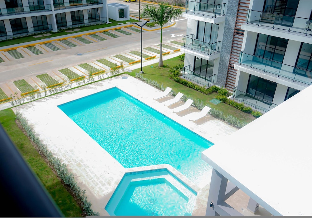 The Towers G406 NOK Fantastic 2BR Apartment by Vistacana Rentals