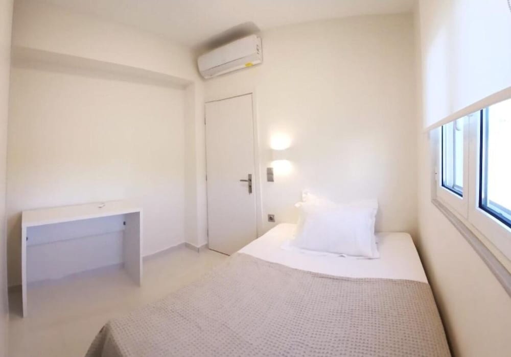 White Dome Apartment I
