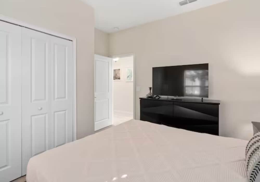 Free Amenities Spacious Home King Beds