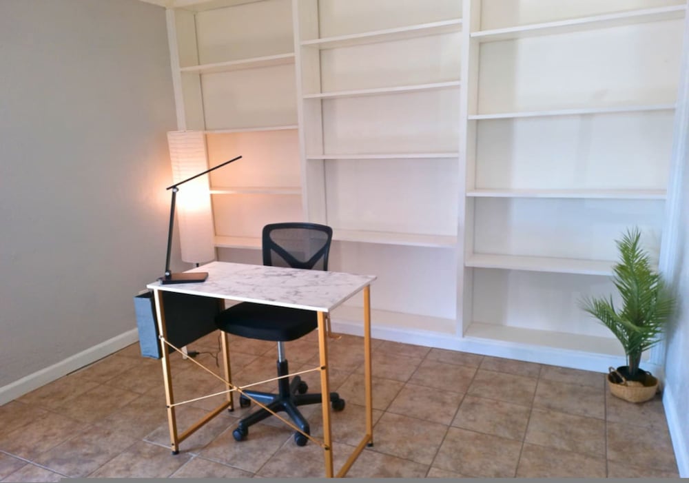 Cozy 3BR Retreat w Office