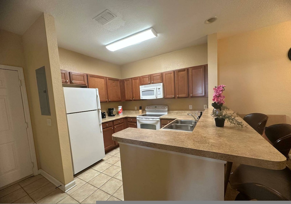 Cozy Condo Just a few Minutes From Disney