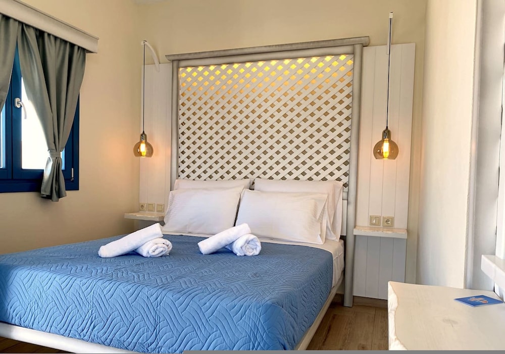 Michail Suites Afiartis Araki