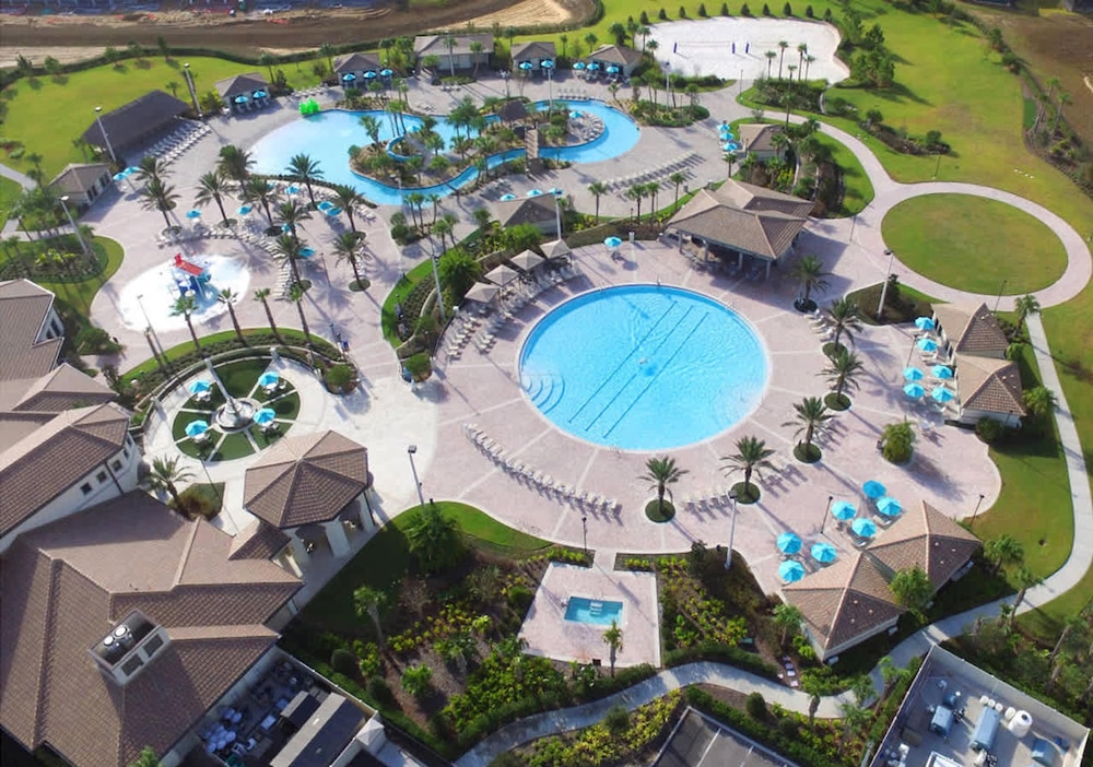 Upstay Luxury Living w Pool Hot Tub Cinema