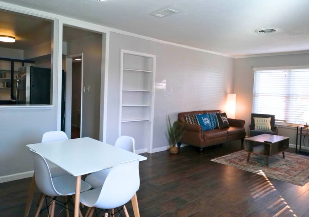 Cozy 3BR Retreat w Office
