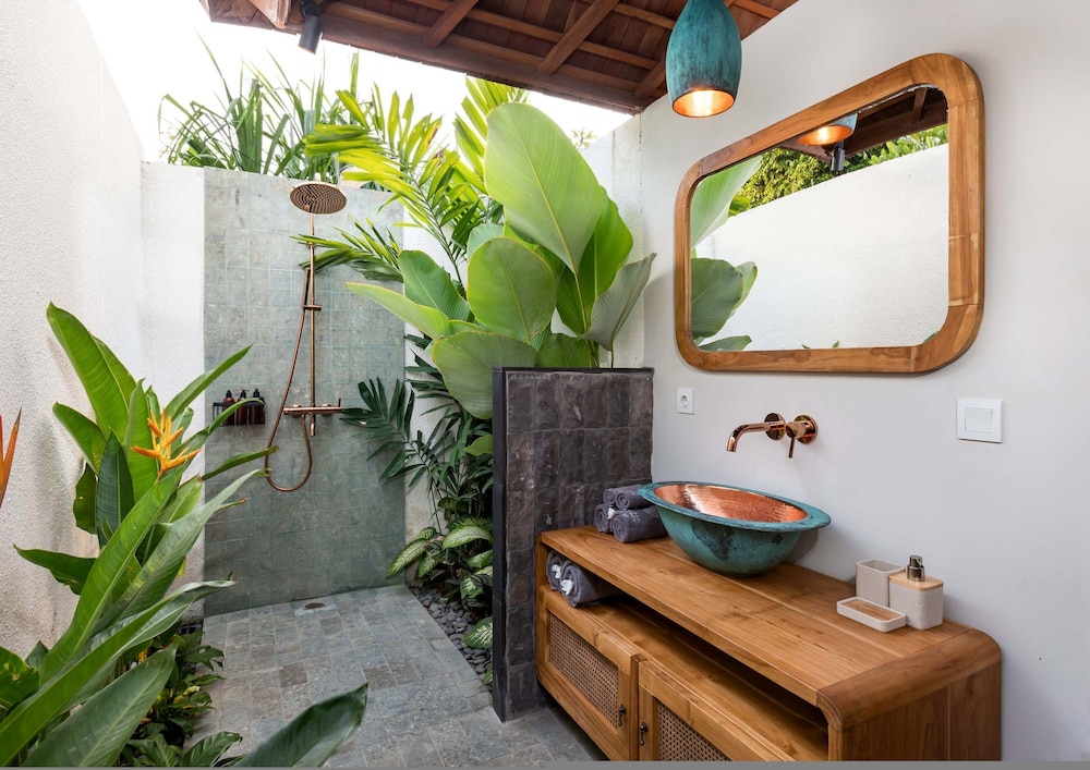 Villa Chempaka by Alfred in Bali - New Luxe Tropical 4BR Dream Villa in Canggu