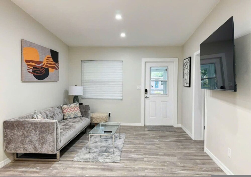 Pool Home in Seminole 5miles to Beach