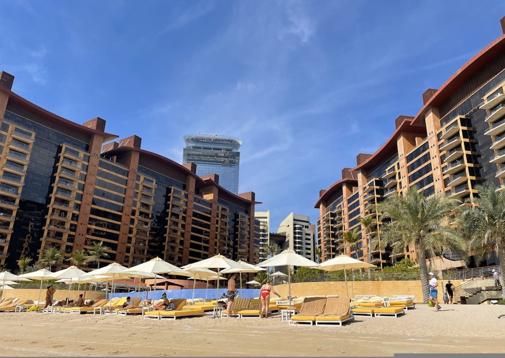 Tiara Residences Stay on the Beach 2 Beds