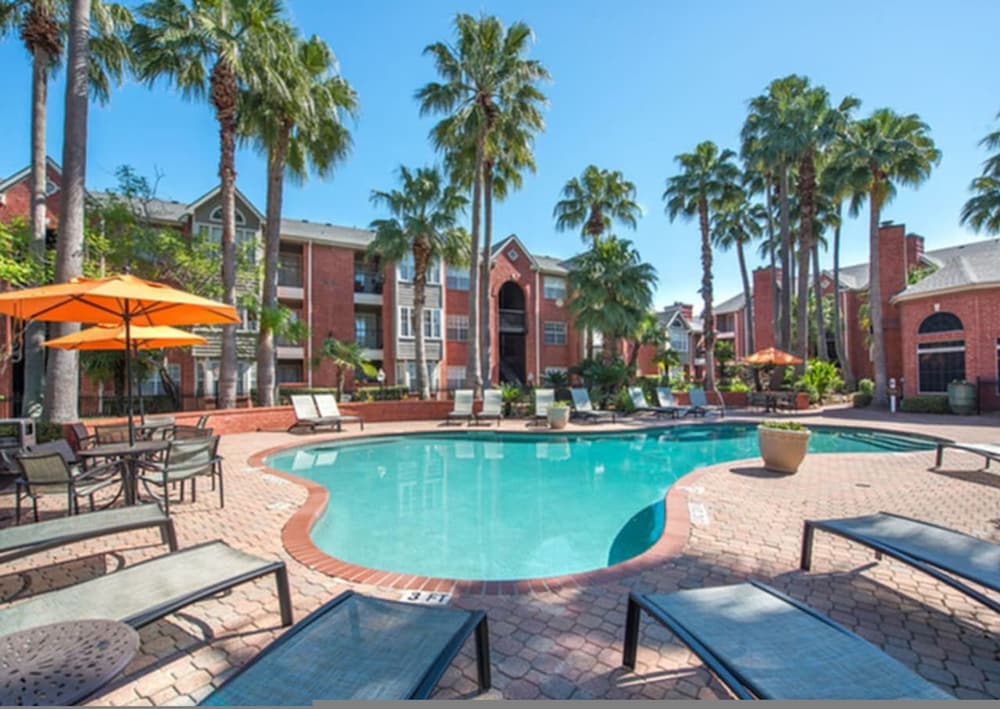 Medical Center 2BR With Resort Amenities