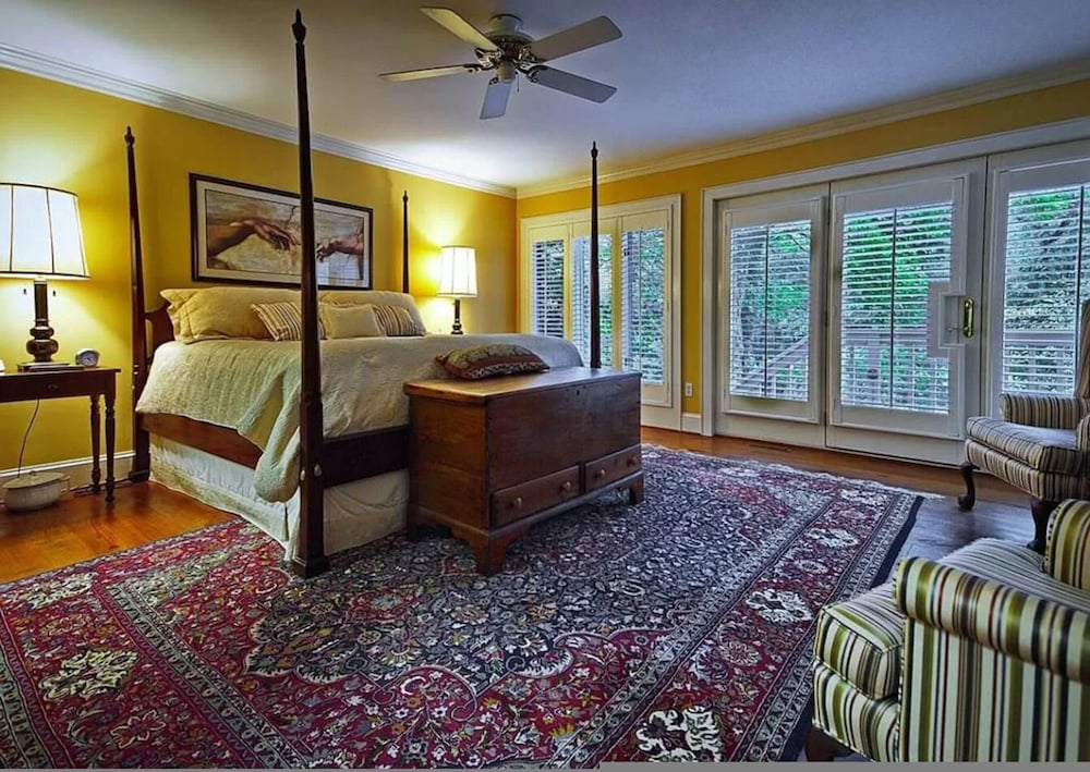 5 BR House- Mt Mitchell Golf Course on the River