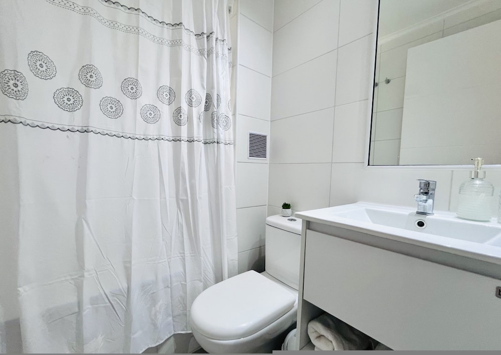 Studio National Stadium - Gym Laundry Pet Pool Wifi