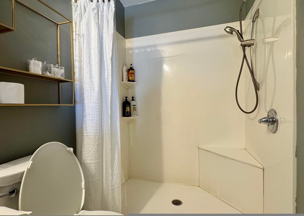 Moody Blues Studio Perfect for Work or Romance