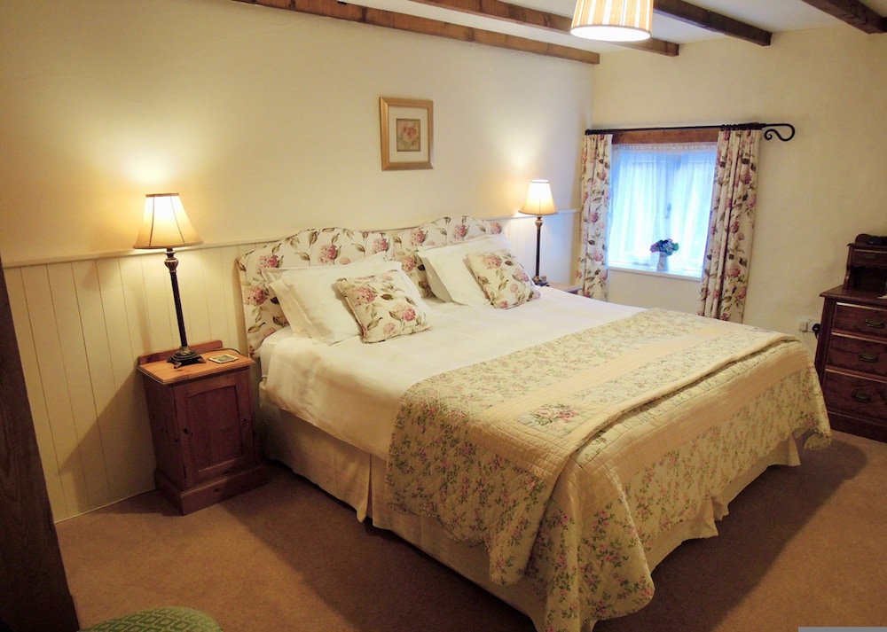 The Cider Barn With 2 Bedrooms and 1 Bathrooms