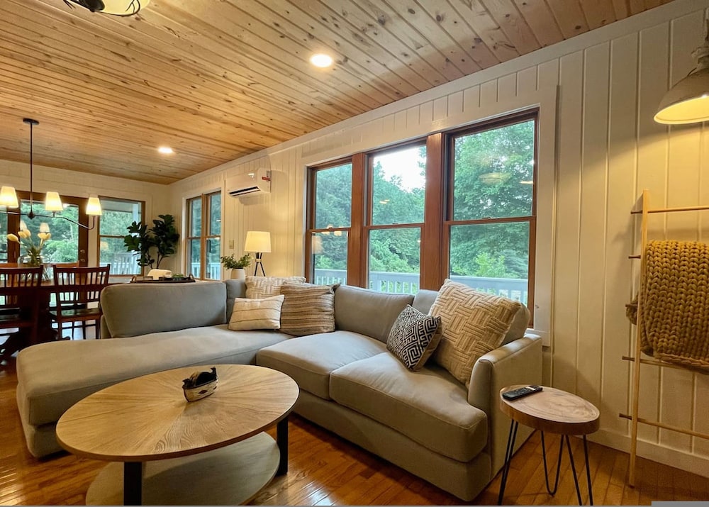 Cozy Mountain Home on the South Toe River