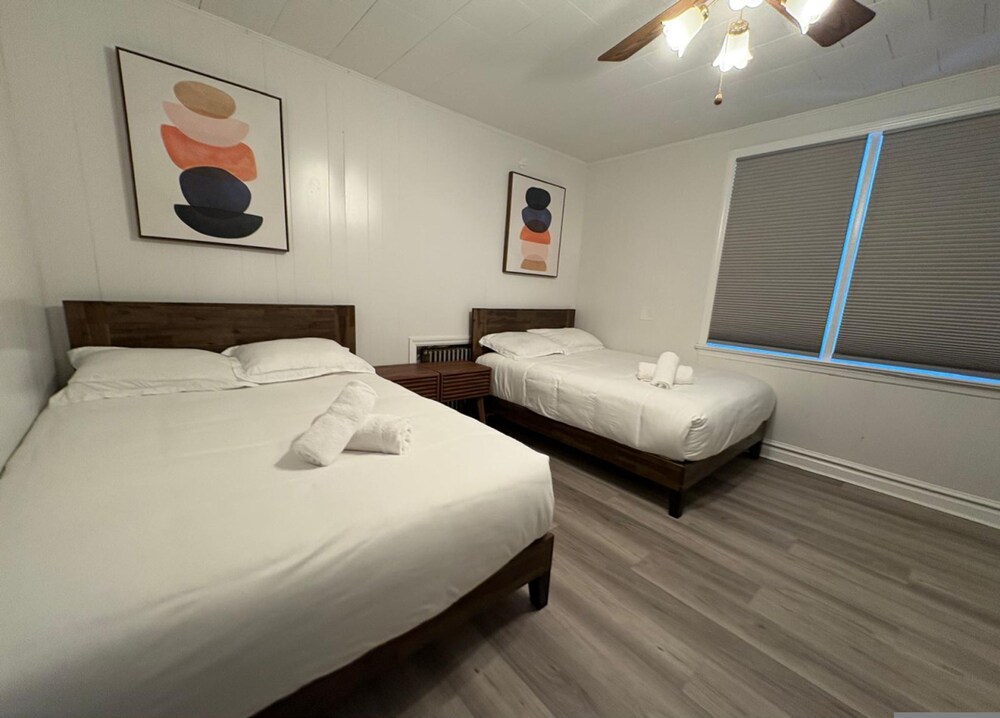 Budget-friendly Home Sleeps 16 Wifi Close to Minyan