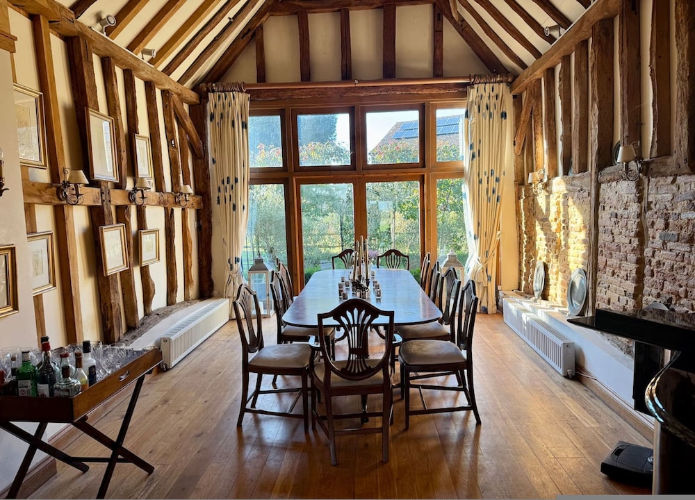The Barn in the Chilterns - From 1590 Per Night