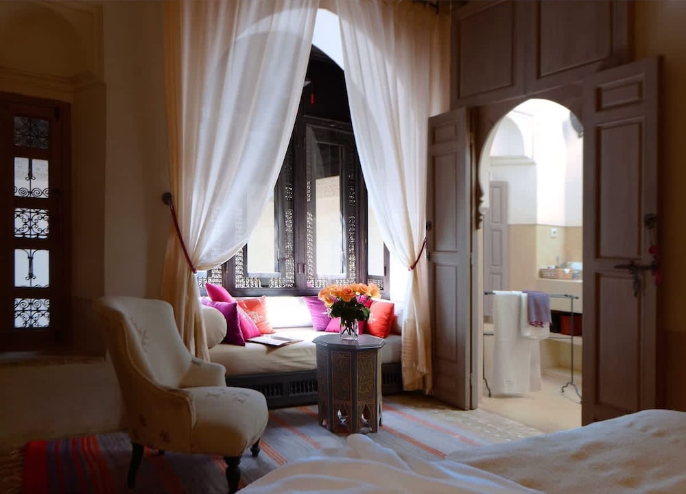 Charming Mini Riad 2 Bedrooms Shared Pool