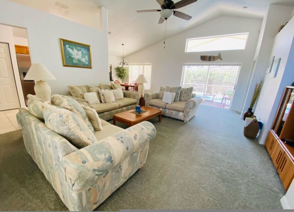 Wonderland Villa in Haines City view 5