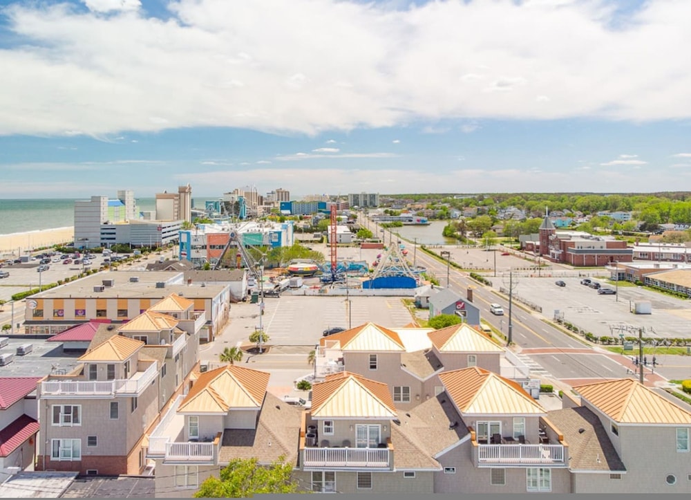Coastal Destiny - Ocean View Balcony Elevator