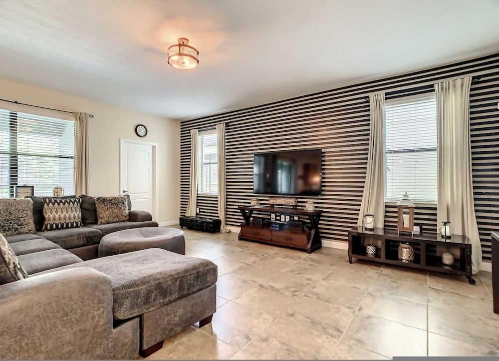 Champions Gate Oasis - 7 bed - Private Pool view 5