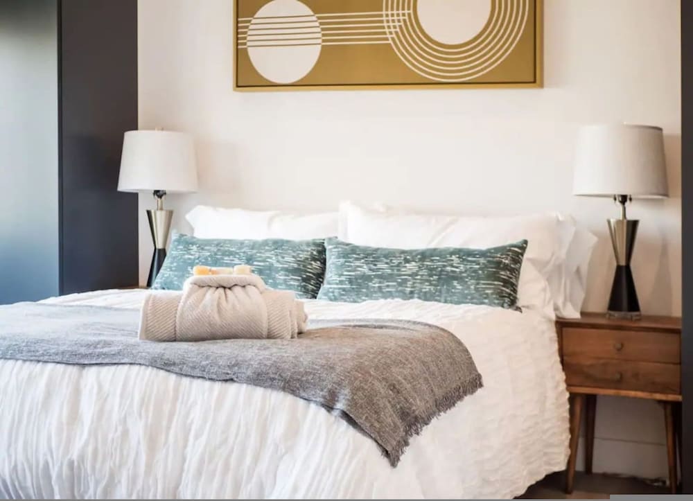 Stylish Getaway -columbus-3 Bedroom Masterpiece