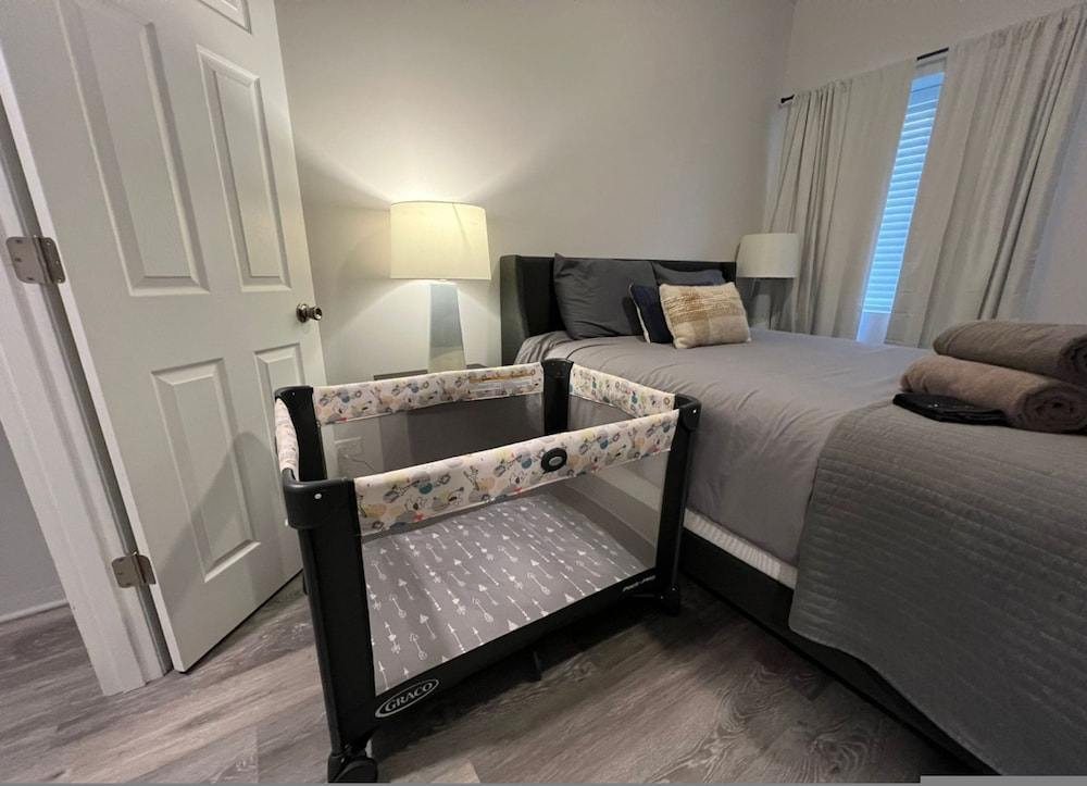 King bed Crystal Lake Mchenry Cary Cozy