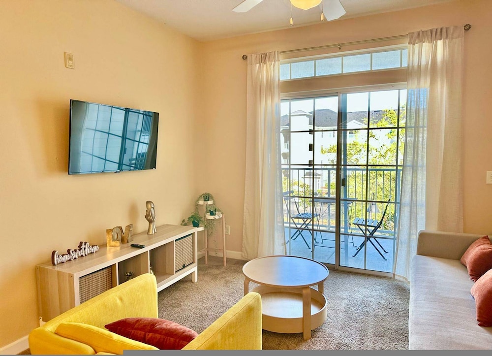 Cozy Condo Just a few Minutes From Disney