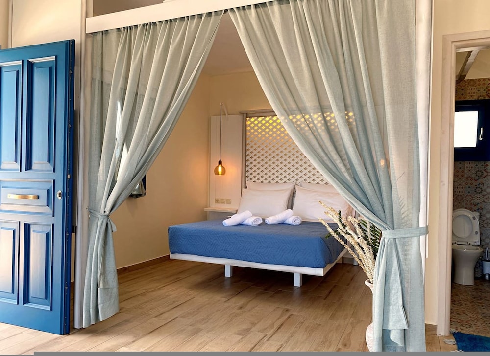 Michail Suites Afiartis Araki
