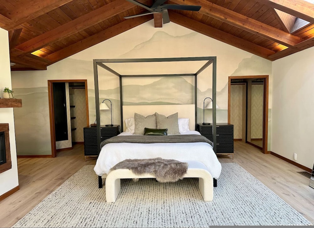 Luxury Casa Oso Retreat 2houses Hottub BBQ 43acres