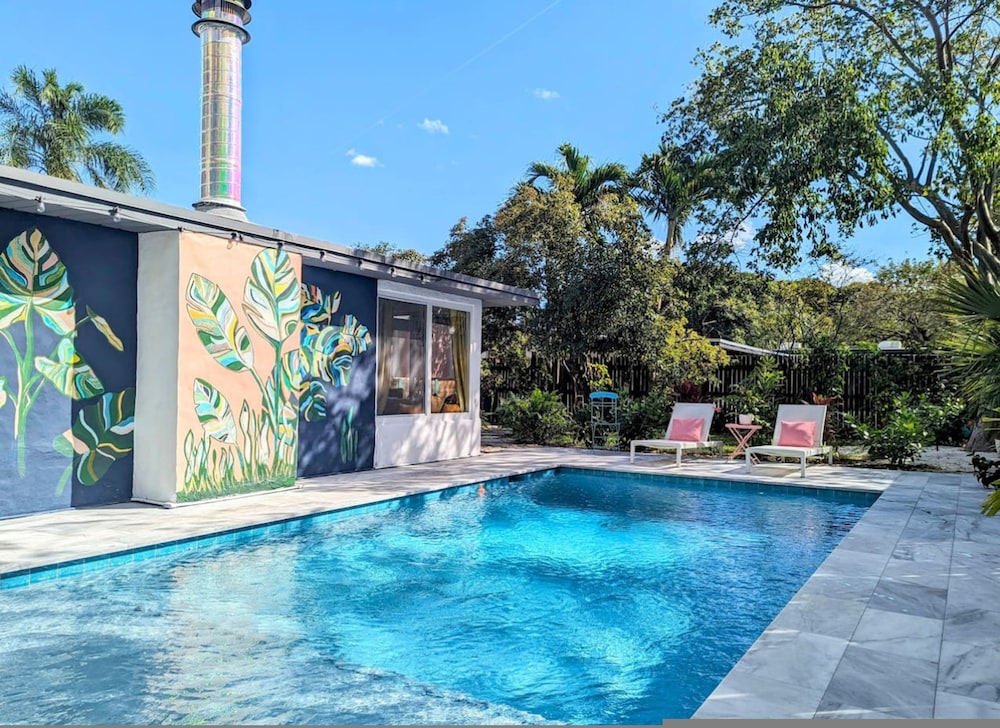 Castaways Casita Saltwater Pool Dog Friendly
