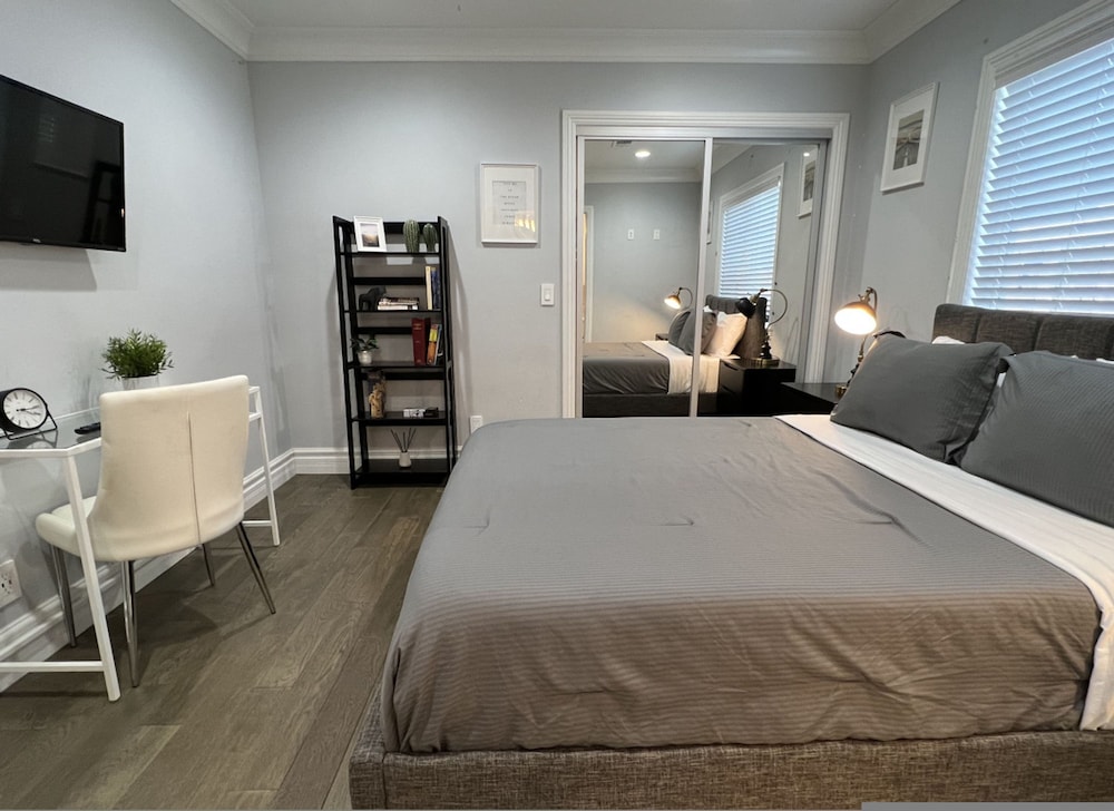 Upscale Modern 4BR Torrance House Built 2018 w Garage Fenced Yard Patio p79
