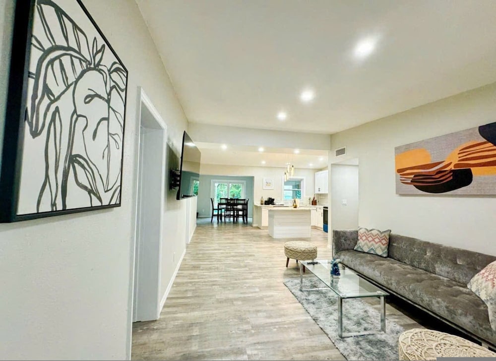 Pool Home in Seminole 5miles to Beach