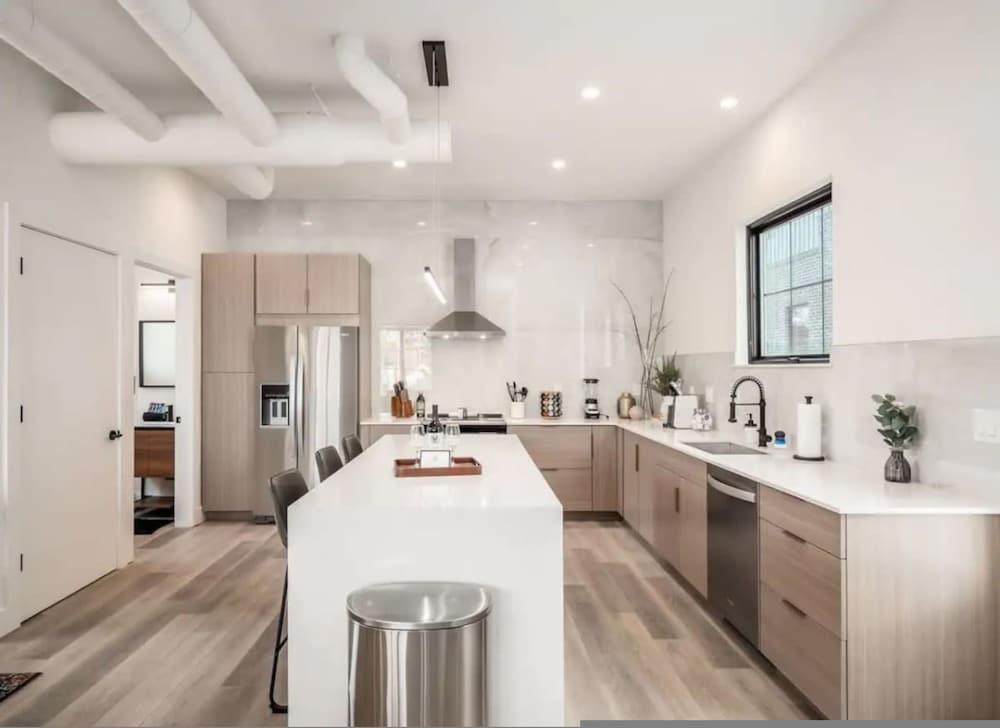 Stylish Getaway -columbus-3 Bedroom Masterpiece